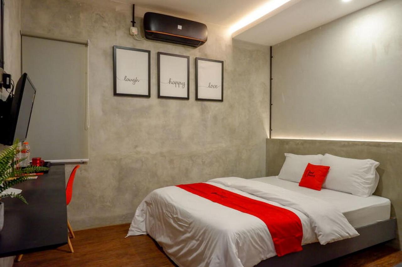 Reddoorz Plus Near Kawasan Sam Poo Kong Semarang Extérieur photo