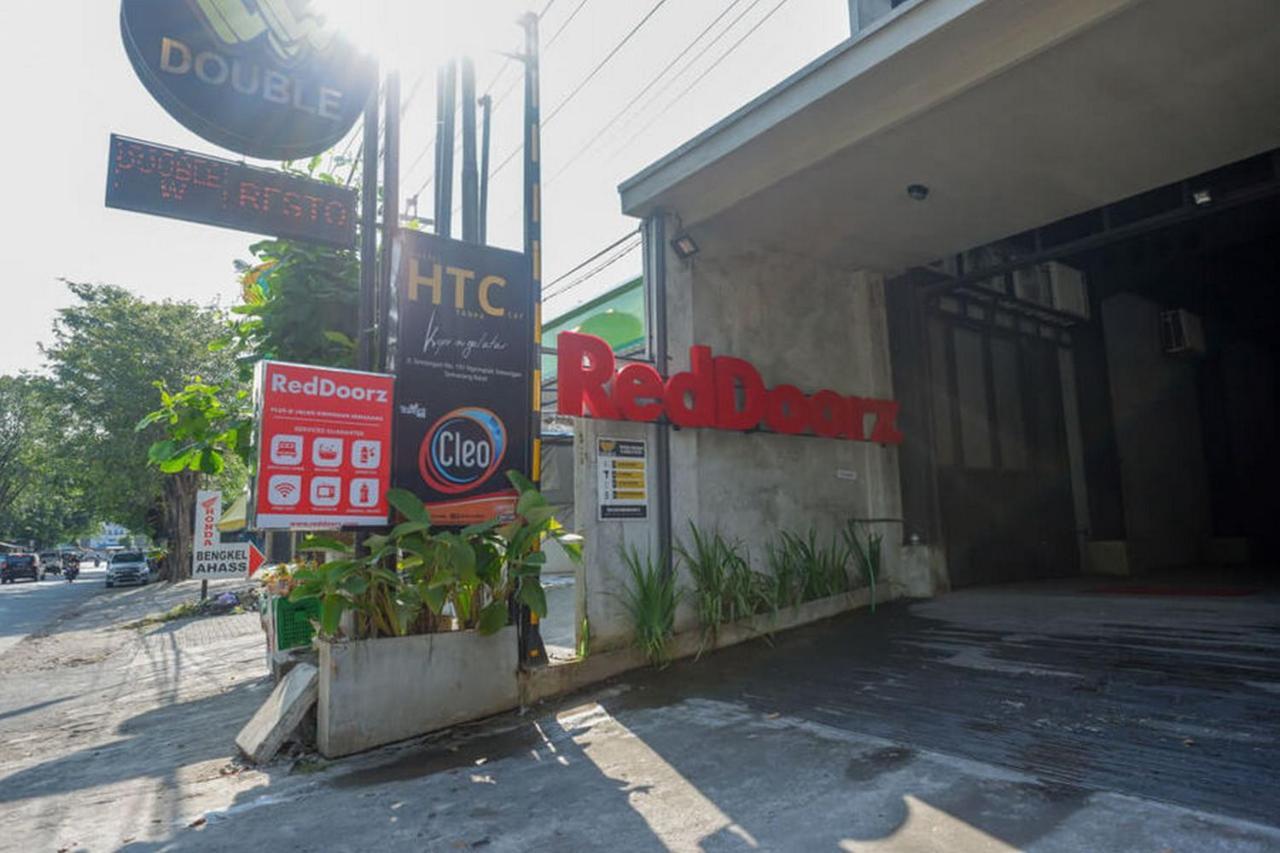 Reddoorz Plus Near Kawasan Sam Poo Kong Semarang Extérieur photo