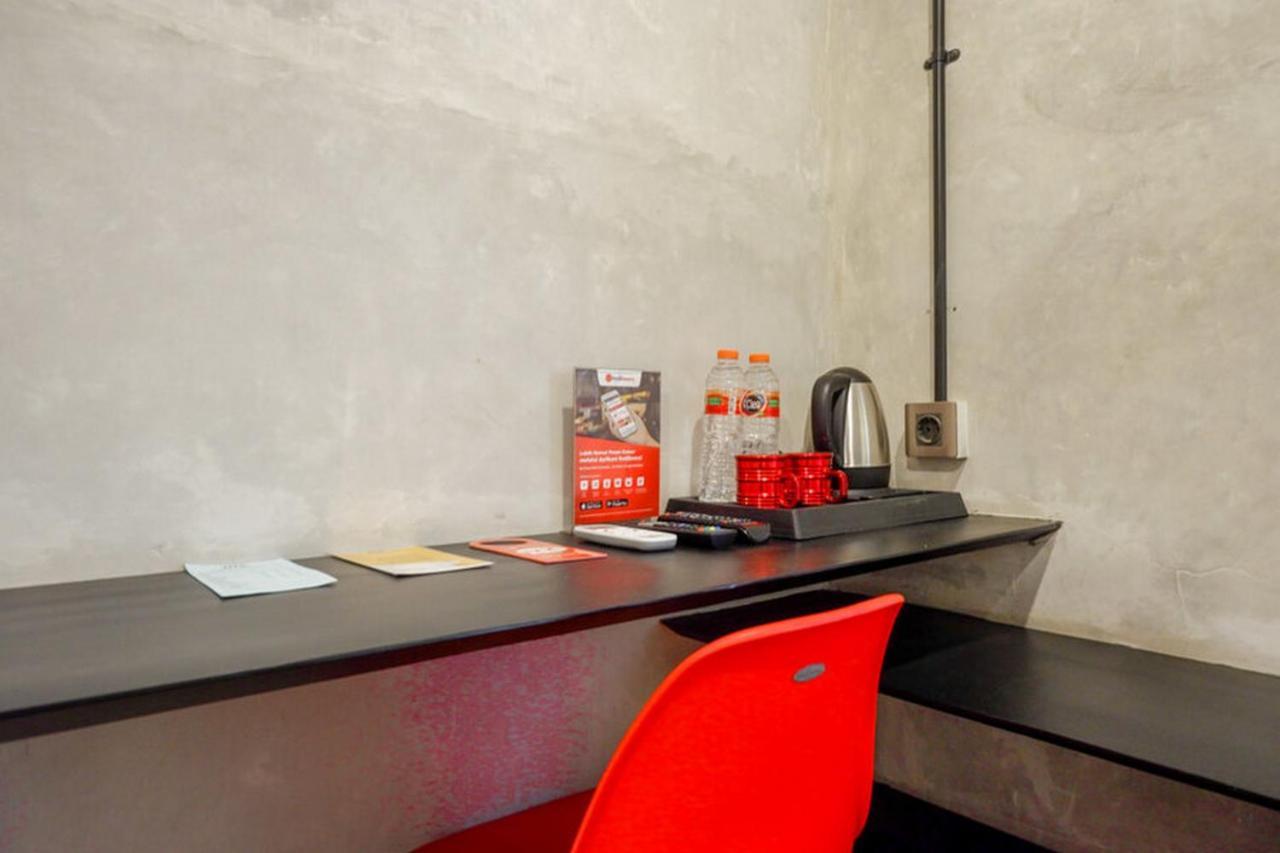 Reddoorz Plus Near Kawasan Sam Poo Kong Semarang Extérieur photo