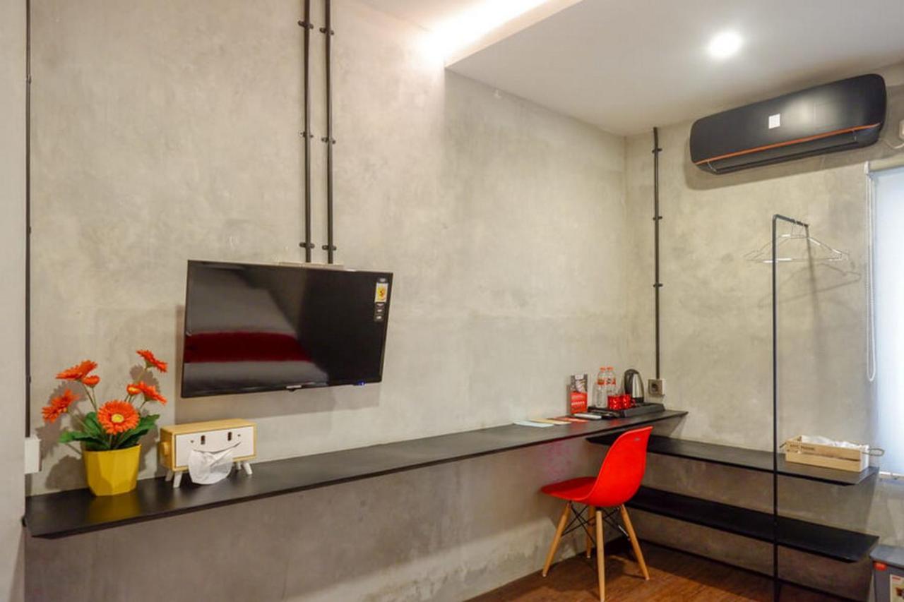 Reddoorz Plus Near Kawasan Sam Poo Kong Semarang Extérieur photo